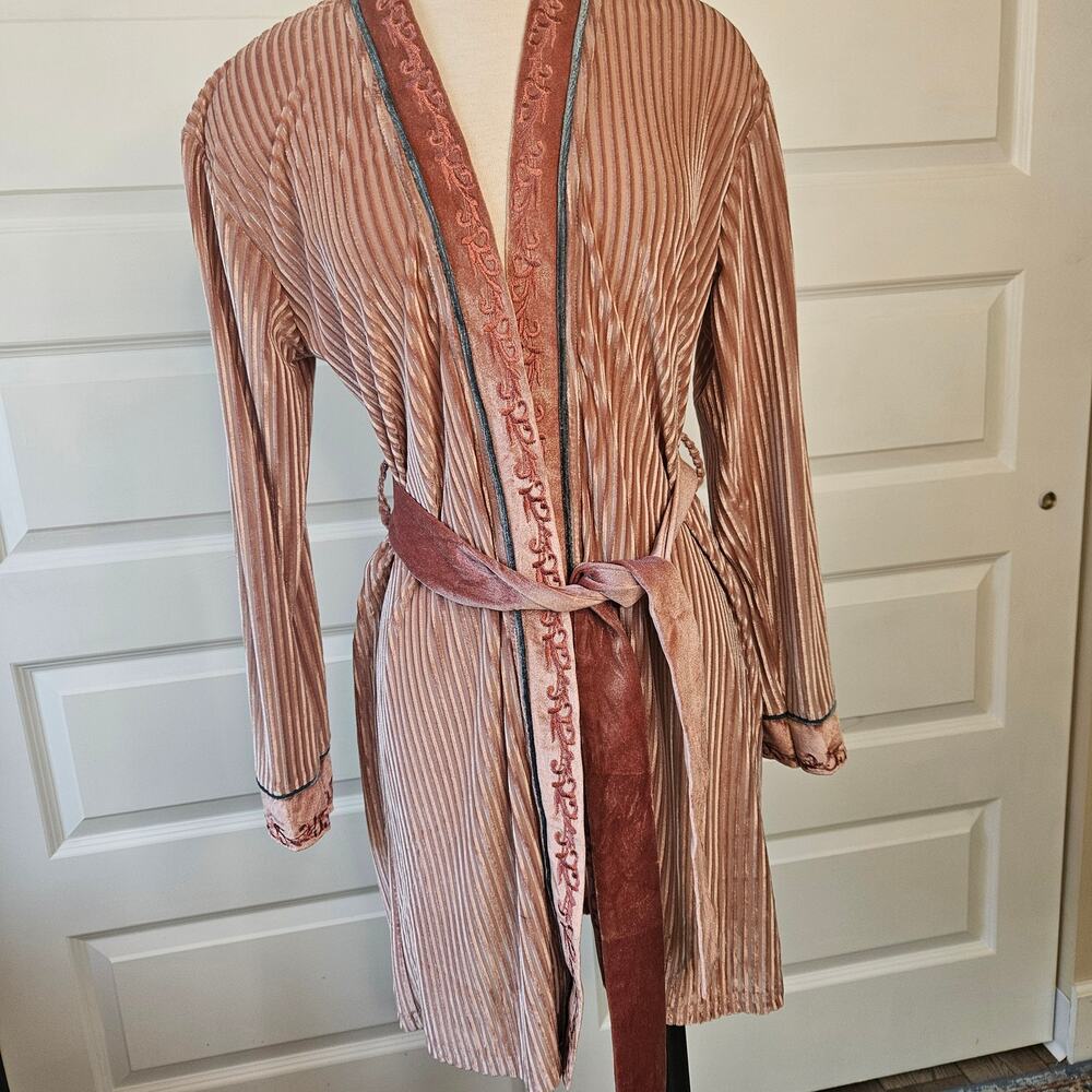 POL Clothing Pink Burnout Velvet Kimono Robe Embroidered Duster Jacket Small
